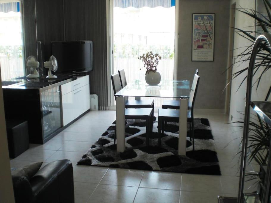 Appartement Port 4 Pax, 2 Clim Balneo Parking Nice